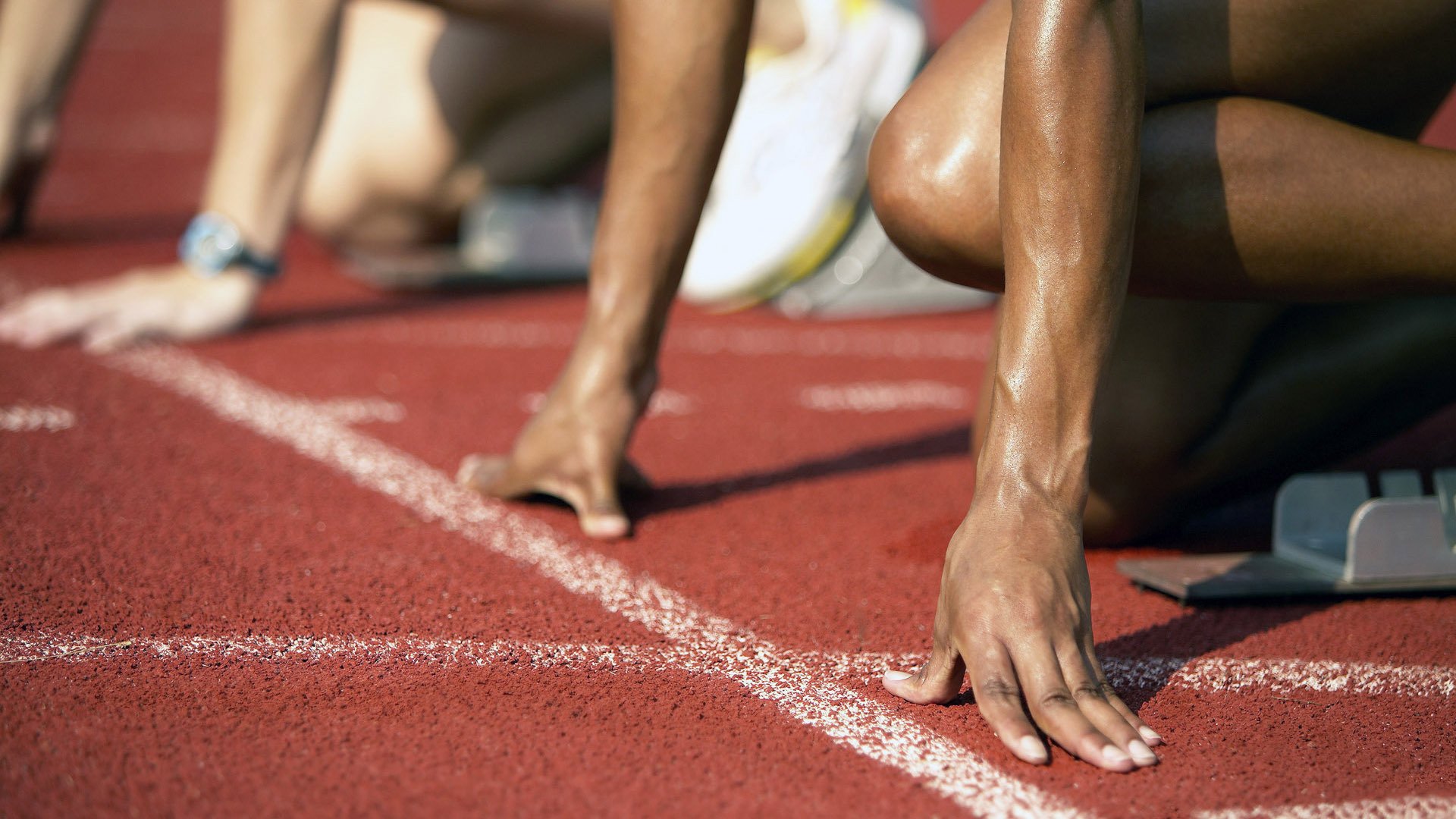 Leyu Sports (乐鱼体育)-球员训练及赛前准备全记录，正式比赛开始前球员必须佩戴的装备有